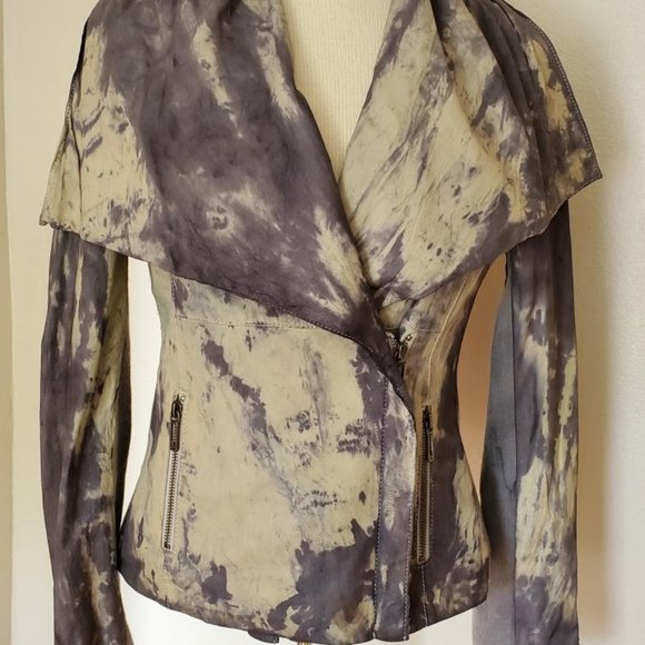 ****** SOLD ******   Vince - Picture 1 of 15